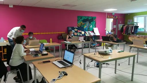 Centre Social D'Unieux à Unieux